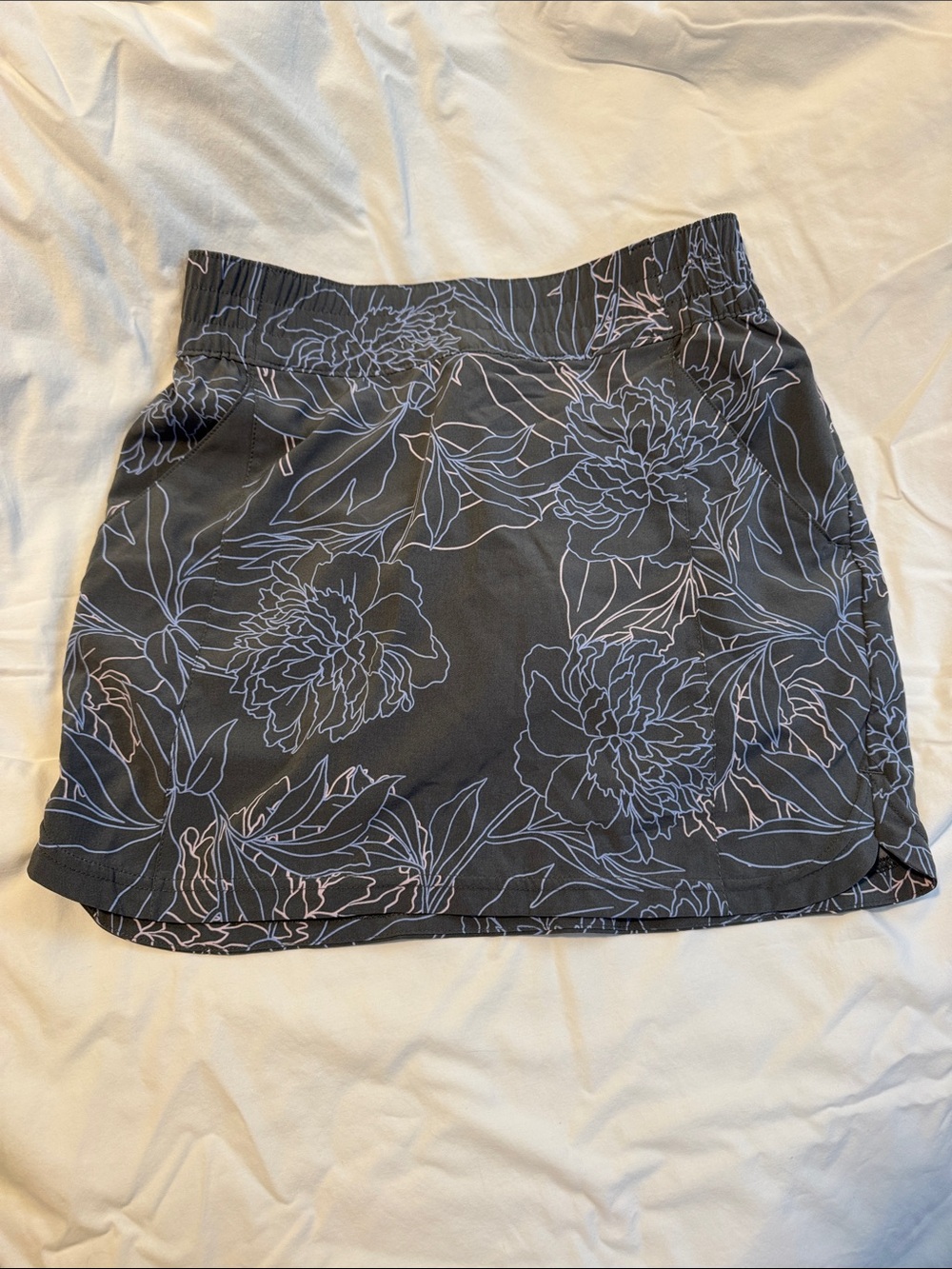 Columbia Floral Mini Skort - Black with Light Pink Trim